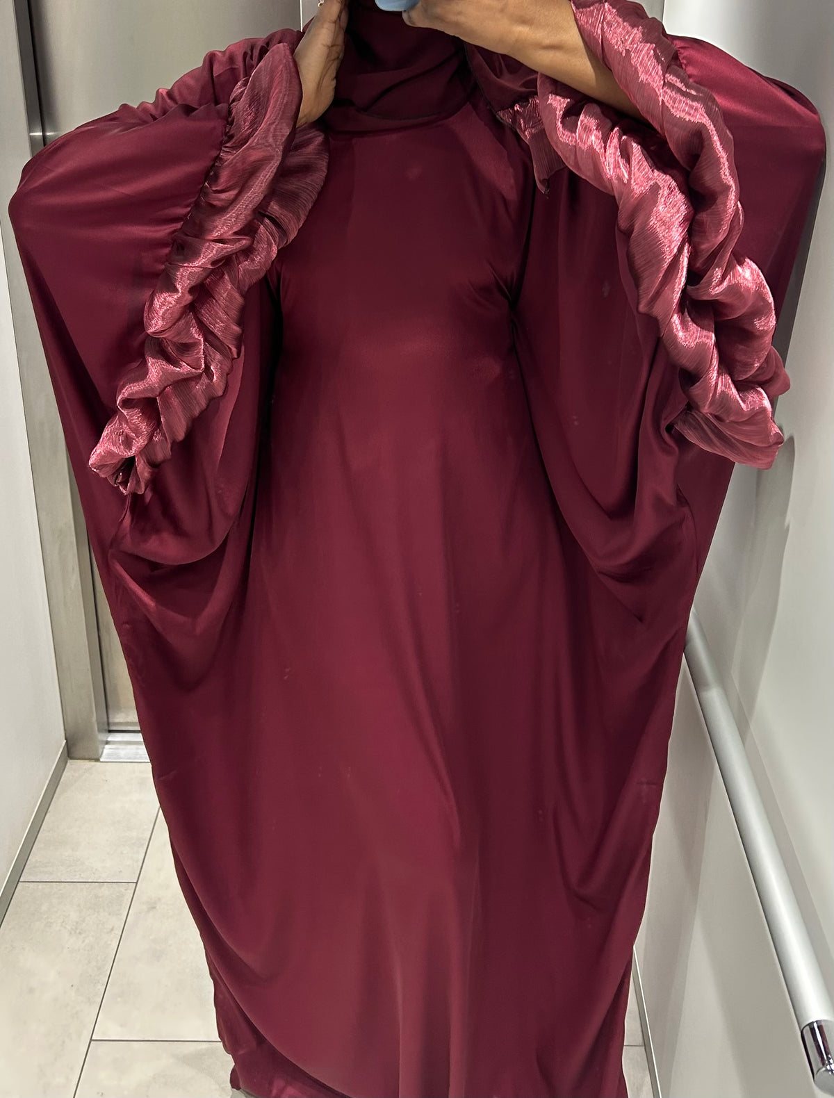 Robe Safiyah - vue de face, mode modeste grande taille IFFAT DK